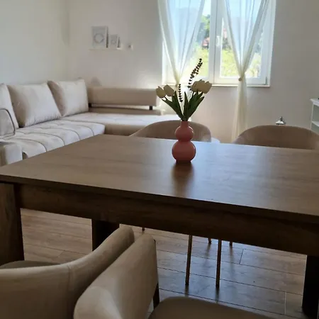 Lucka Апартаменты *